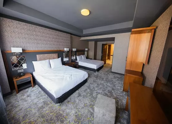 taht palace 6-5805
